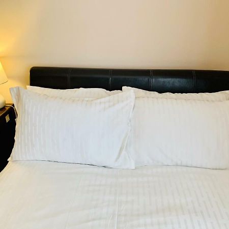 Housefield Stay Bucknall  Luaran gambar
