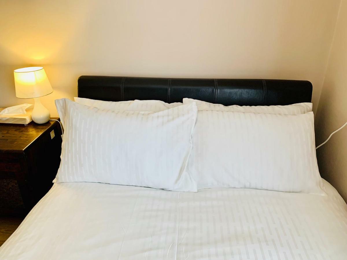 Housefield Stay Bucknall  Luaran gambar