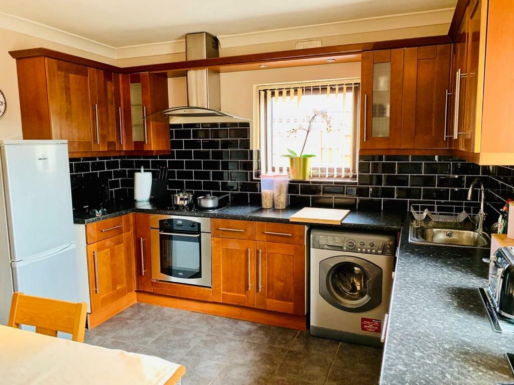 Housefield Stay Bucknall  Luaran gambar