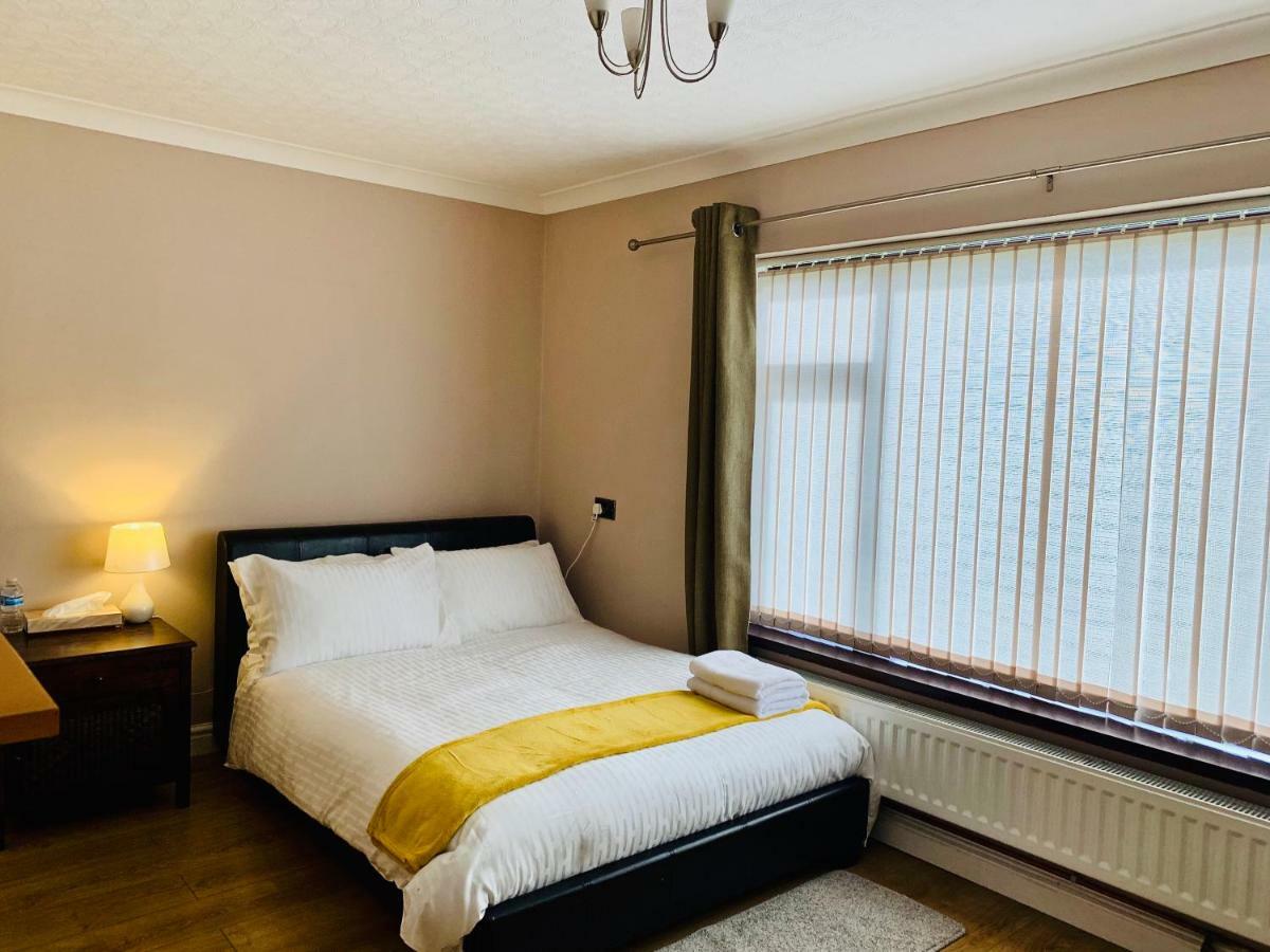 Housefield Stay Bucknall  Luaran gambar